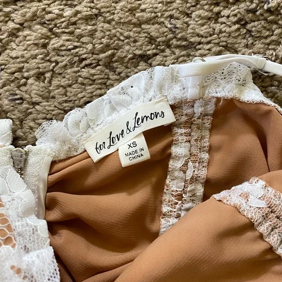 For love and lemons Verbena lace shirred top size xs - Picture 4 of 5